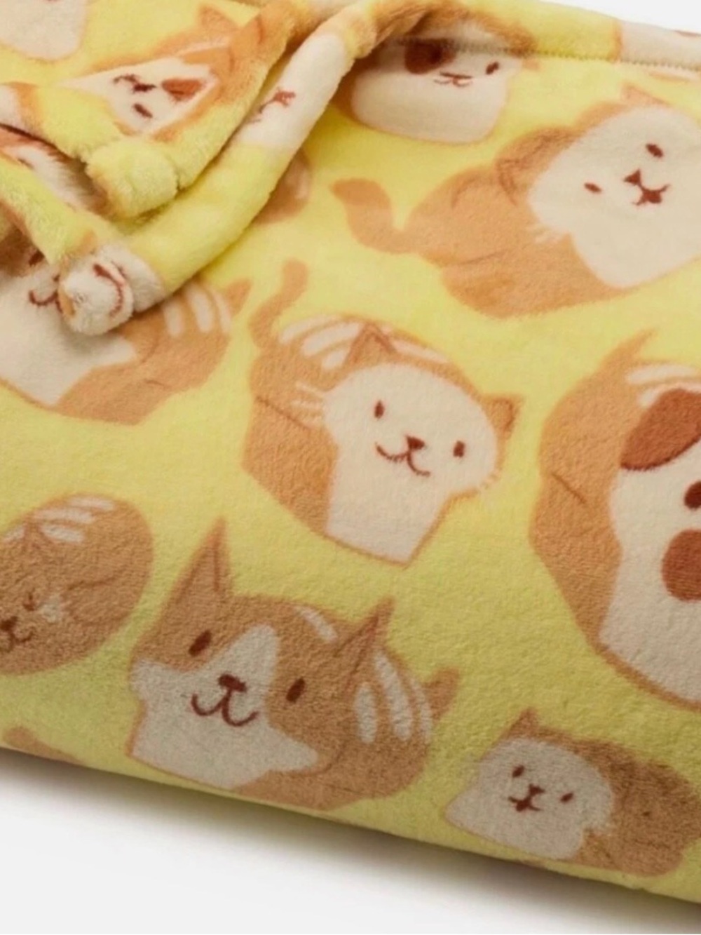 Cats Dogs Loaf PETS Yellow Soft Plush Throw Blanket 5' x 6 ft - The Big One -New